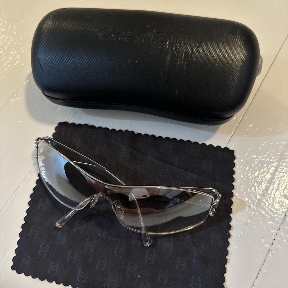 RARE vintage Y2K Chanel sunnies